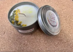 HANDMADE VEGAN  COCONUT  & SANDALWOOD CANDLE