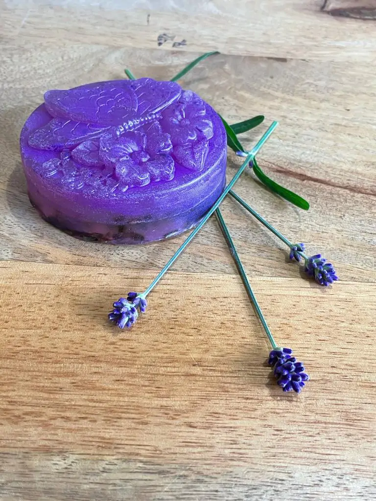Vegan hand made Lavender Soap Bar - Image 5