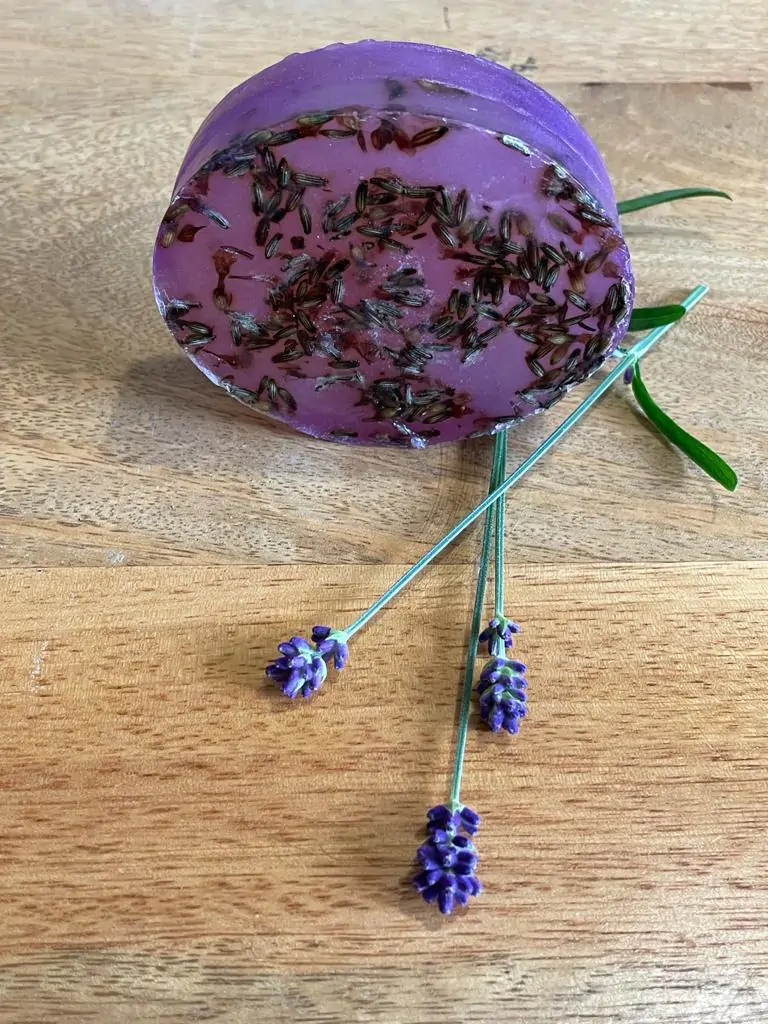 Vegan hand made Lavender Soap Bar - Image 2